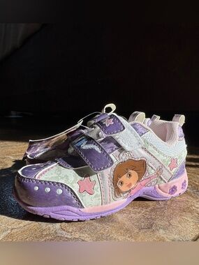 🆕 Dora The Explorer size 7 Sneakers pink and purple